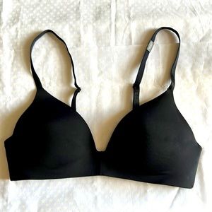 NWT Victoria’s Secret Wireless Bra